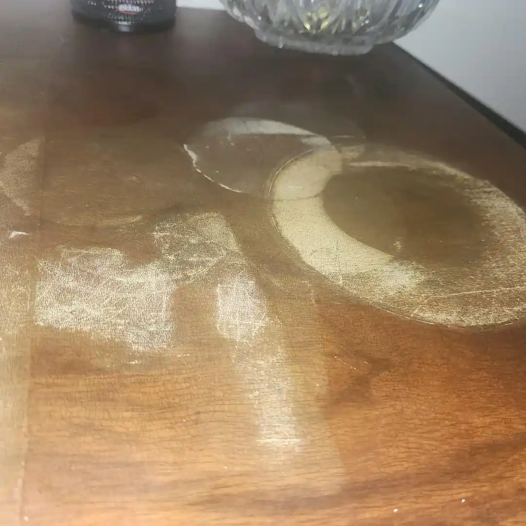 Antika Çekmeceli Dolabın Üst Yüzeyindeki Su Hasarlarının Giderilme Yöntemleri