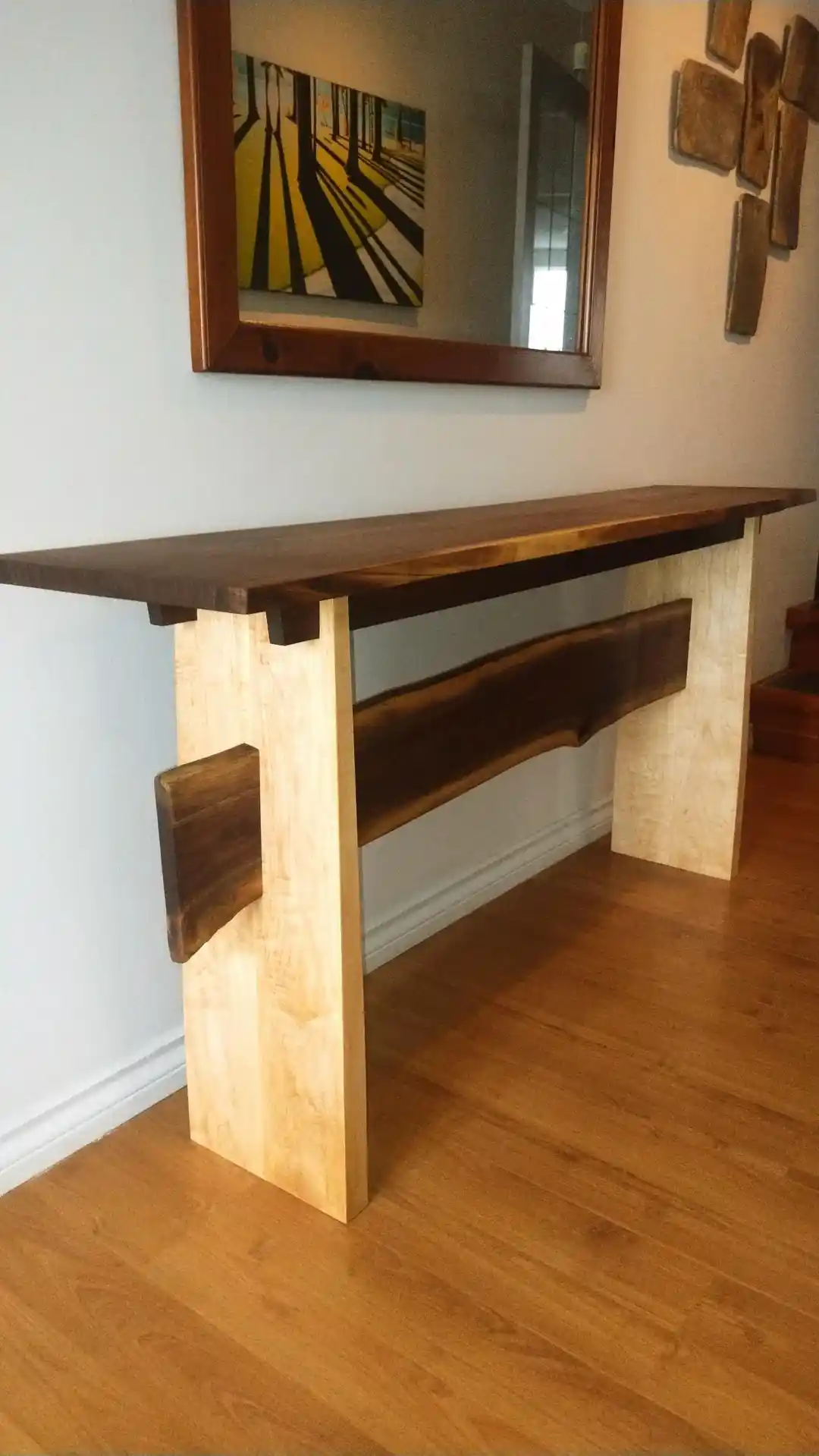 Ceviz ve Kıvırcık Akçaağaçtan Hol/Konsol Masası Tasarımı ve Birleşim Teknikleri