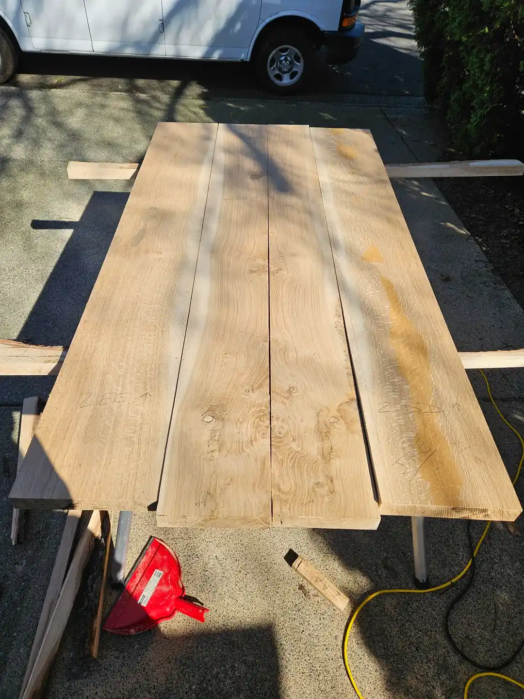 Çeyrek Kesim Beyaz Meşe Yemek Masası Yapımında Sapwood ve Kesim Teknikleri