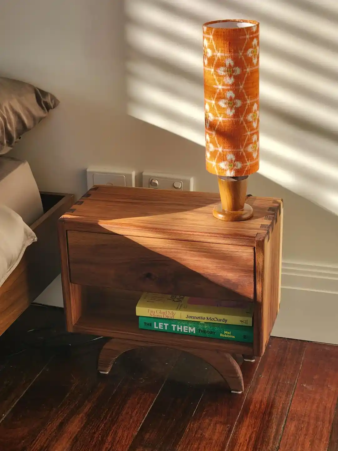 İlk Ahşap İşçiliği Projesi: Avustralya Kara Ağacı ile Tasarım ve Uygulama Deneyimleri