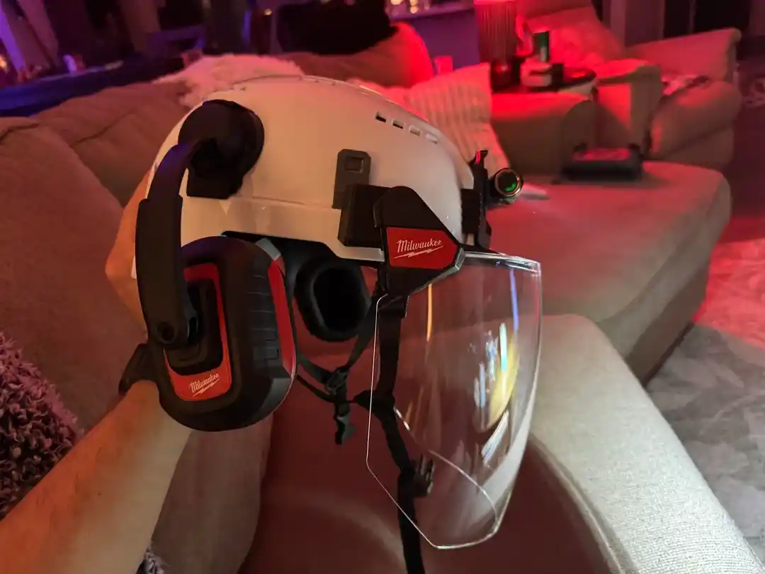 Milwaukee Bolt Kask Sistemi: Modüler Güvenlik ve Konfor Çözümleri İş Güvenliğinde