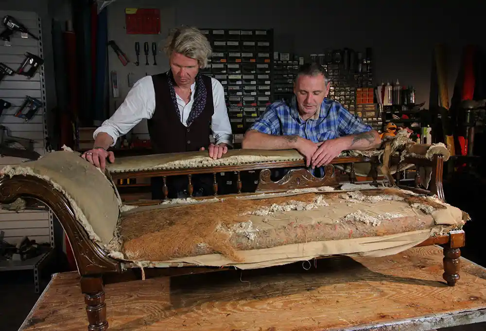 Mobilya Restorasyonuna Yeni Başlayanlar İçin Temel Rehber: Araçlar, Teknikler ve Güvenlik