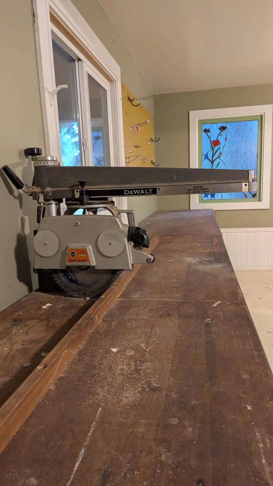 Radial Arm Testere: Tanımı, Kullanımı ve Güvenlik Önlemleri Hakkında Detaylı Bilgi