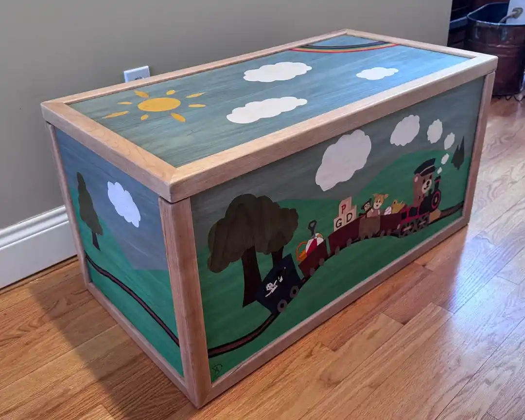 Yeni Doğan Kız Çocuğu İçin Marquetry Tekniğiyle Tasarlanmış Ahşap Oyuncak Sandığı