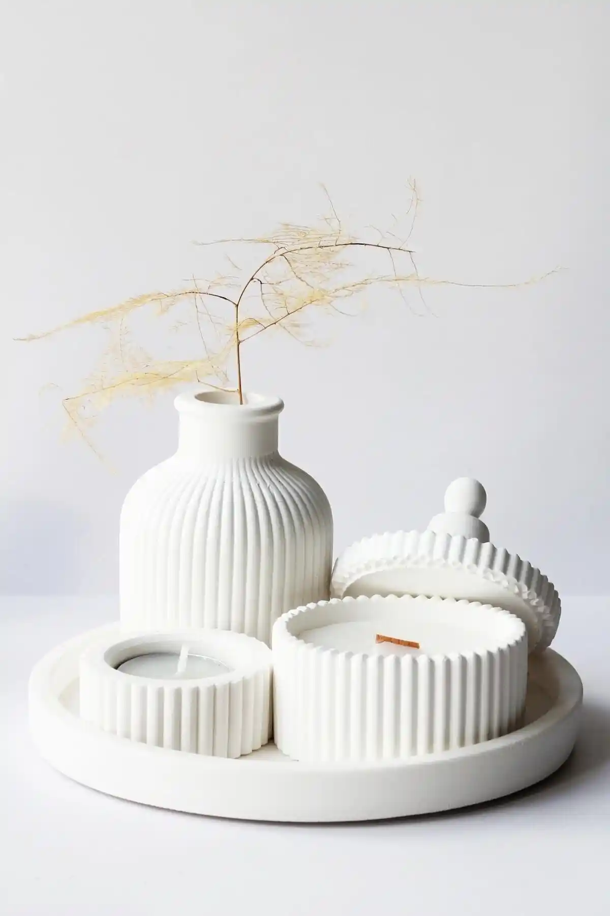 A&P Beyaz Renk Kokulu Mum ve Vazo Aksesuar Seti Modern Dekorasyon İçin Şık Seçenek
