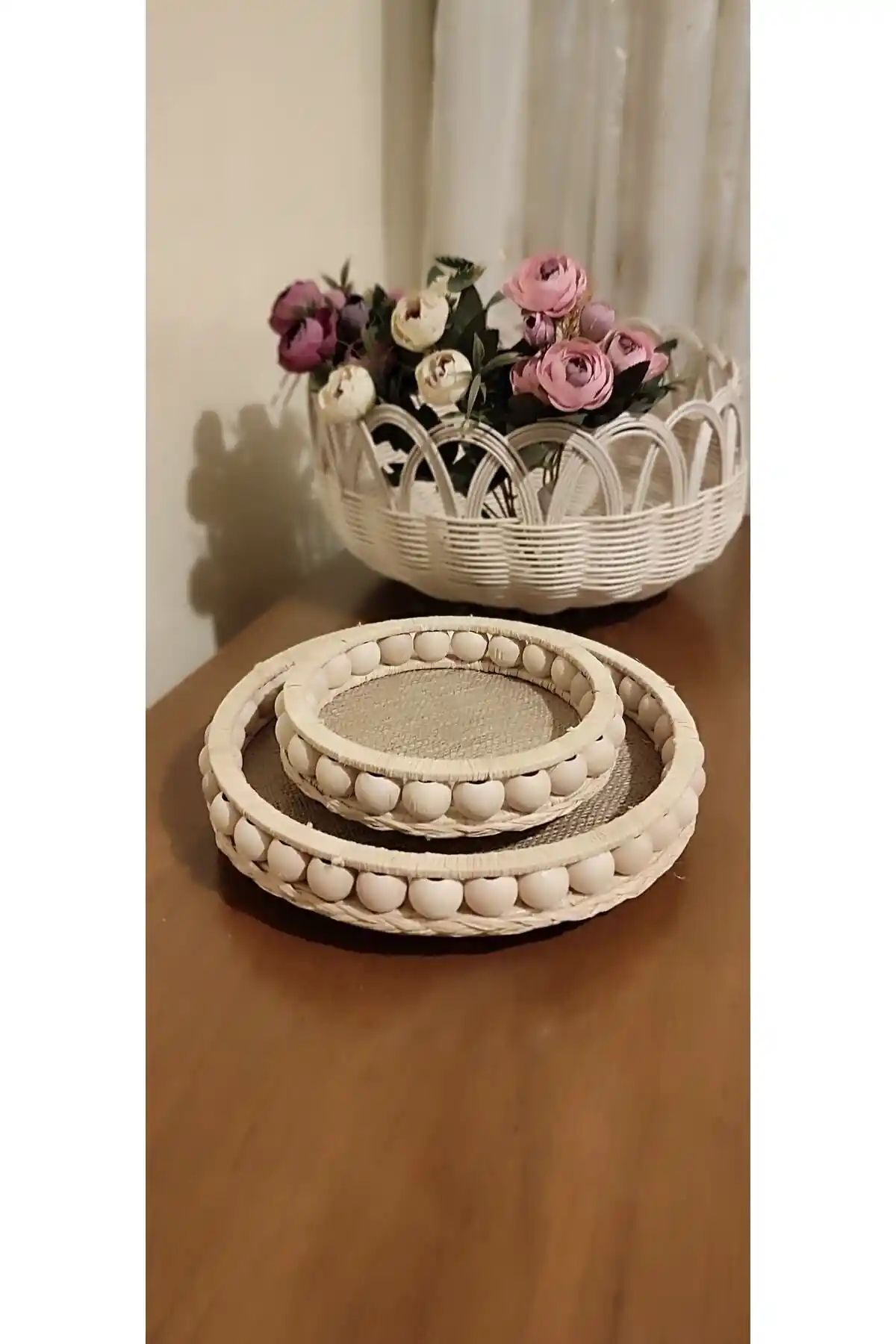 Ahşap Boncuklu Tepsi: Modern ve Estetik Tasarımıyla İç Mekan Dekorasyonunu Zenginleştirir