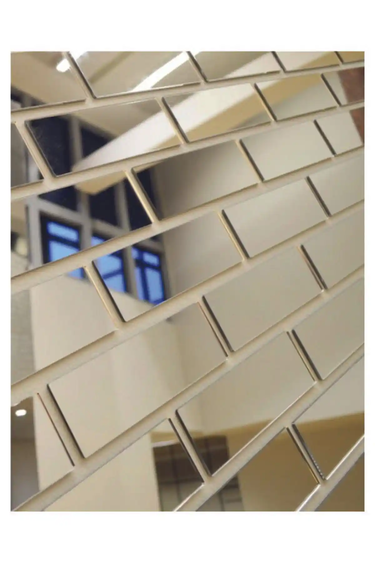 Ahşap Fabrika Gümüş Renk Pleksi Aynalı Tuğla Desenli Duvar Süsü Modern ve Şık Tasarım