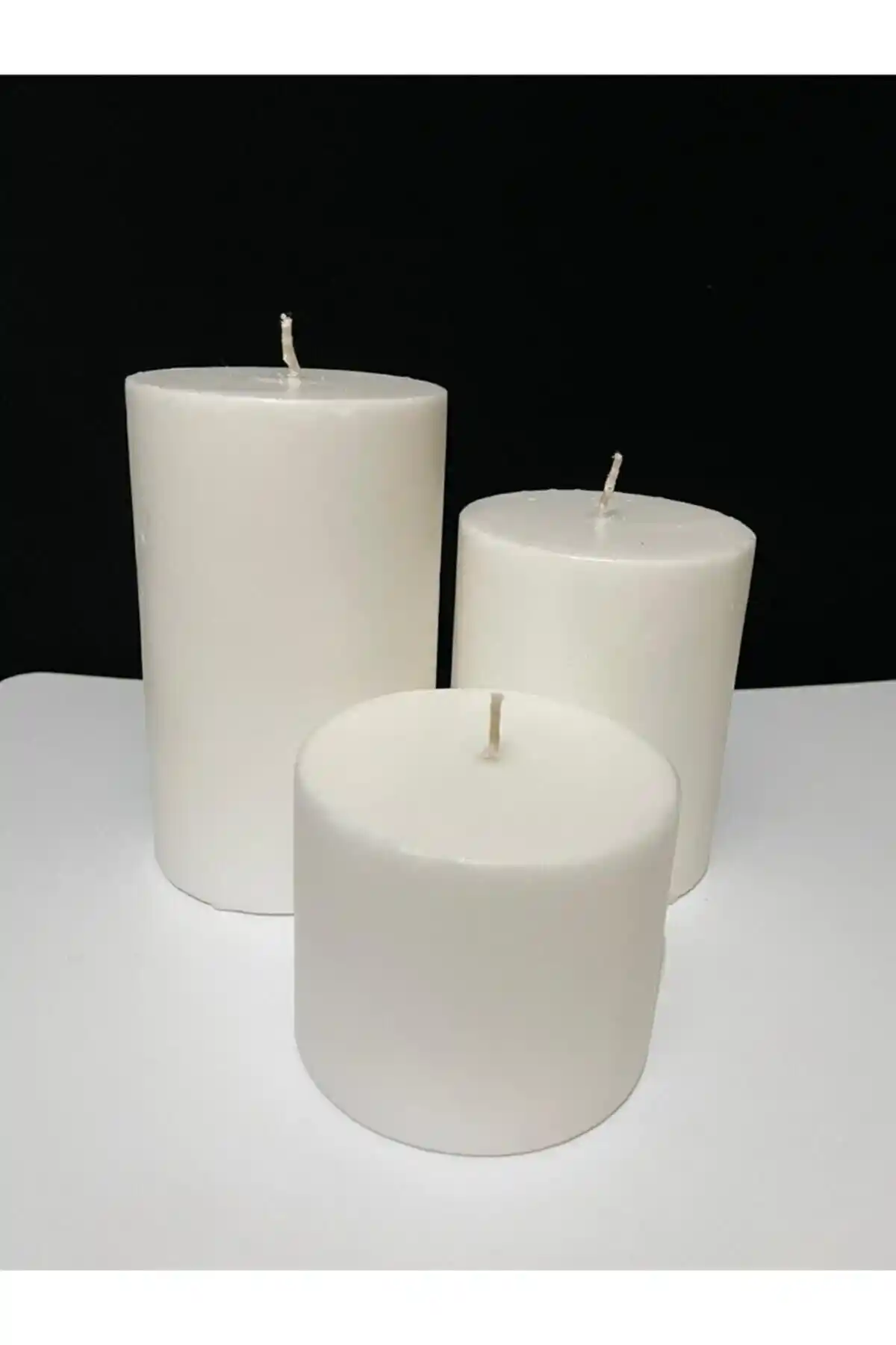 Dream Red Beyaz Silindir Mum Vanilya Kokusu ile Ev Dekorasyonunda Şıklık ve Huzur