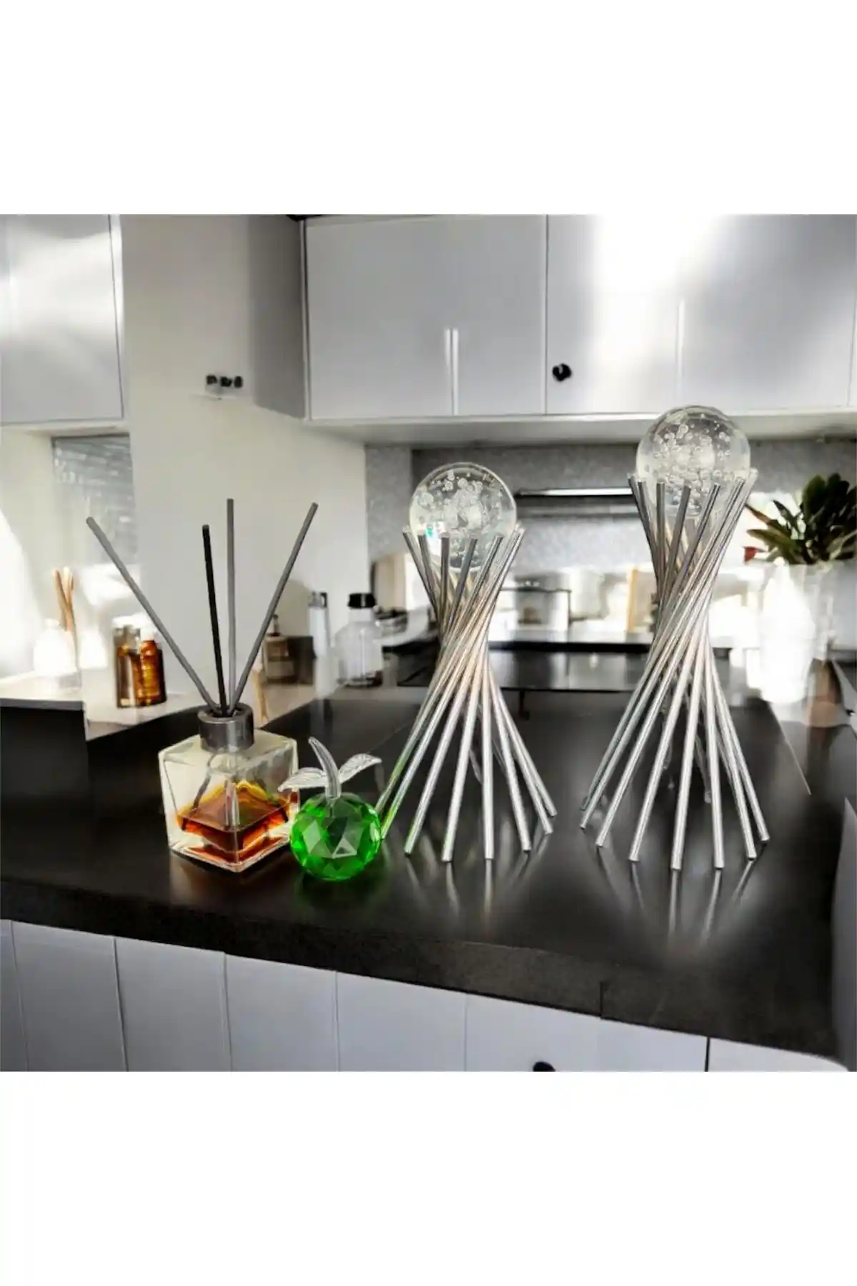 Farklıevim Burmalı Çapraz Ayaklı Kristal Küreler Modern ve Şık Dekorasyon Unsuru