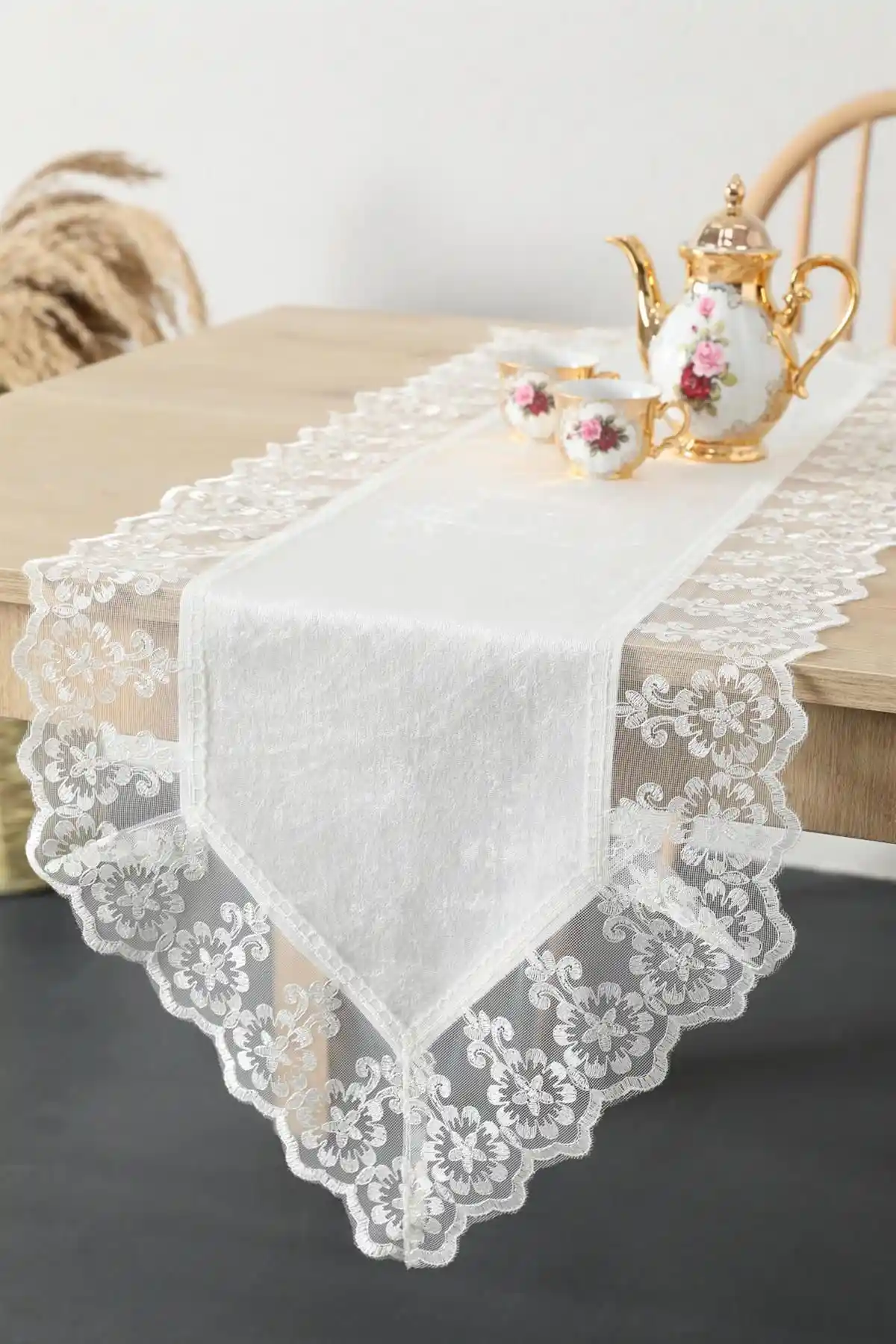 FAVORA Kadife Runner Ekru - Zarif ve Şık Masa Dekorasyon Ürünü 80 Karakter