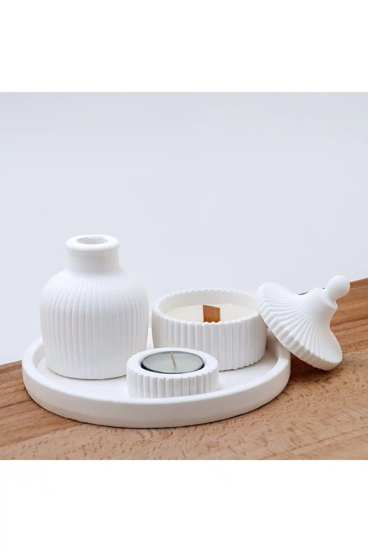 Fire Candle Beyaz Vazo Oval Tepsi ve Mum Dekorasyon Seti Modern ve Şık Ev Dekoru Ürünleri