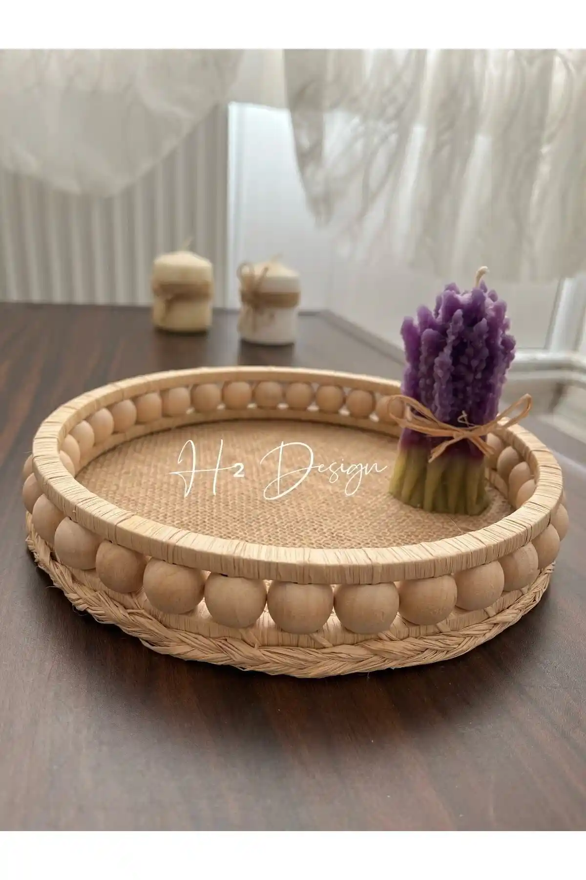 H2 Design El Yapımı Doğal Rafya Boncuklu Tepsi: Şıklık ve İşlevselliğin Buluşması
