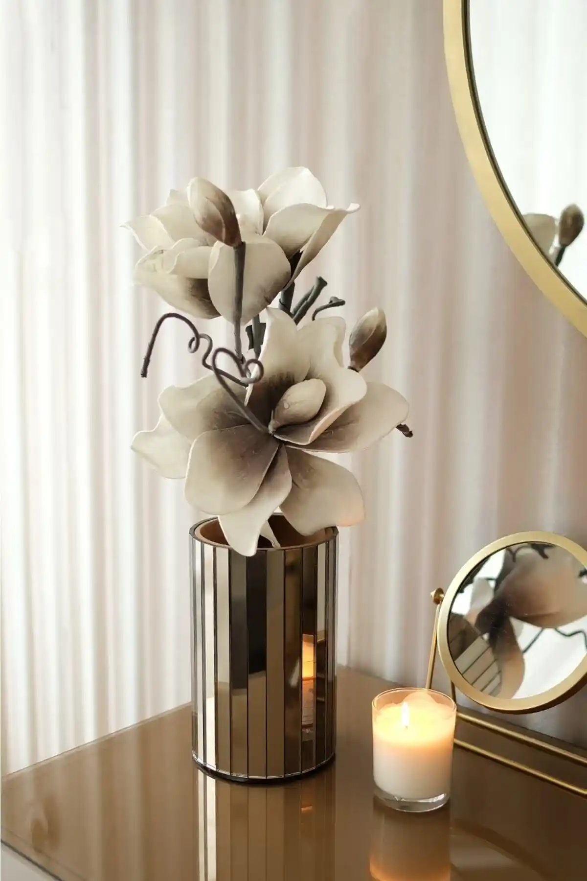 HOMİLA 20 Cm Bronz Aynalı Vazo Modern ve Şık Dekorasyon İçin Tasarlandı