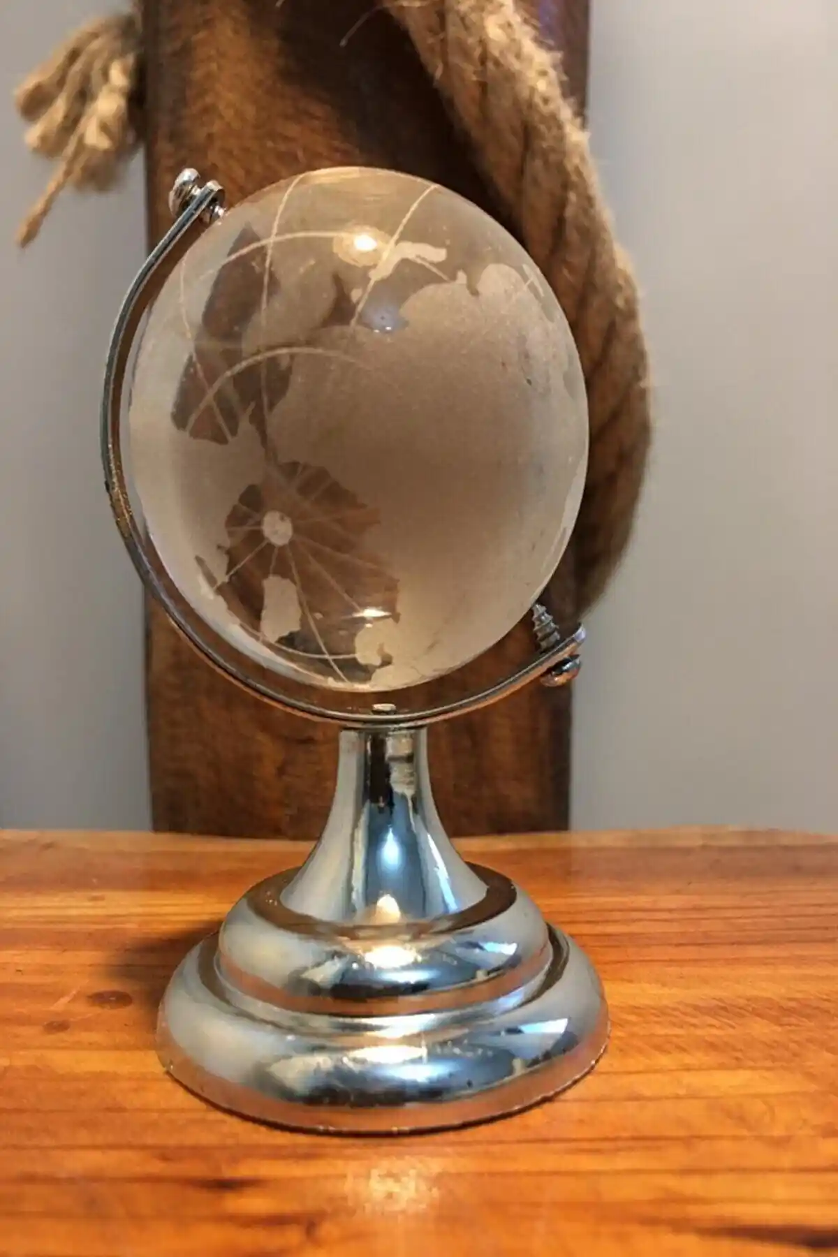 Modern ve Şık Dönen Kristal Cam Dünya Küresi Ev ve Ofis Dekorasyonları İçin