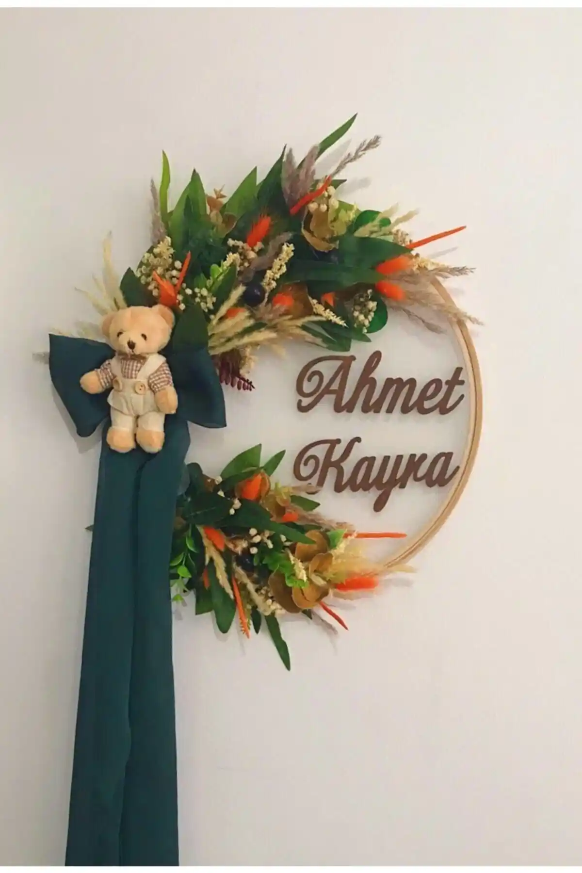 Moshi Design Bebek Kapı Süsü: Doğal Ahşap ve Kişiselleştirilebilir Dekorasyon Parçası