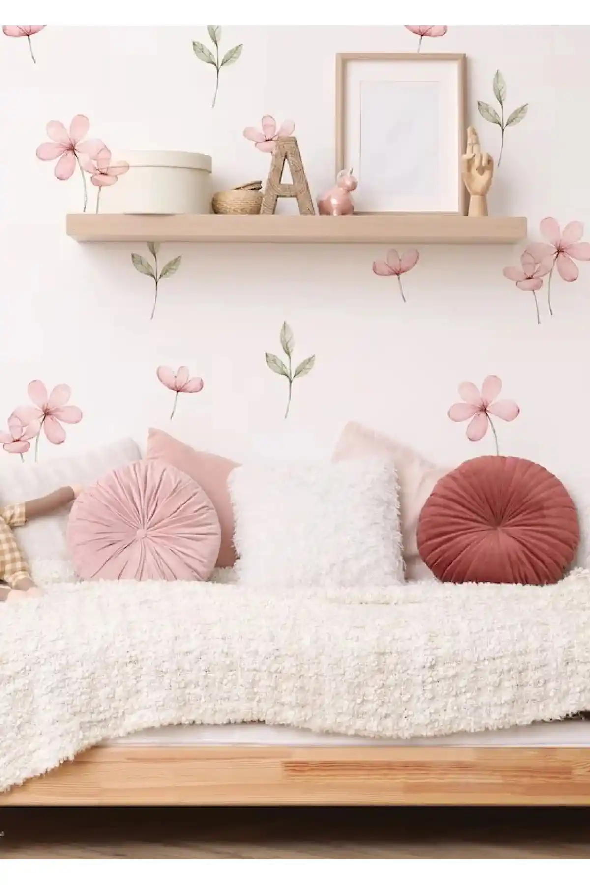 Pembe Çayır Çiçekleri ve Yapraklar Duvar Sticker Seti ile Dekorasyonunuza Canlılık Katın