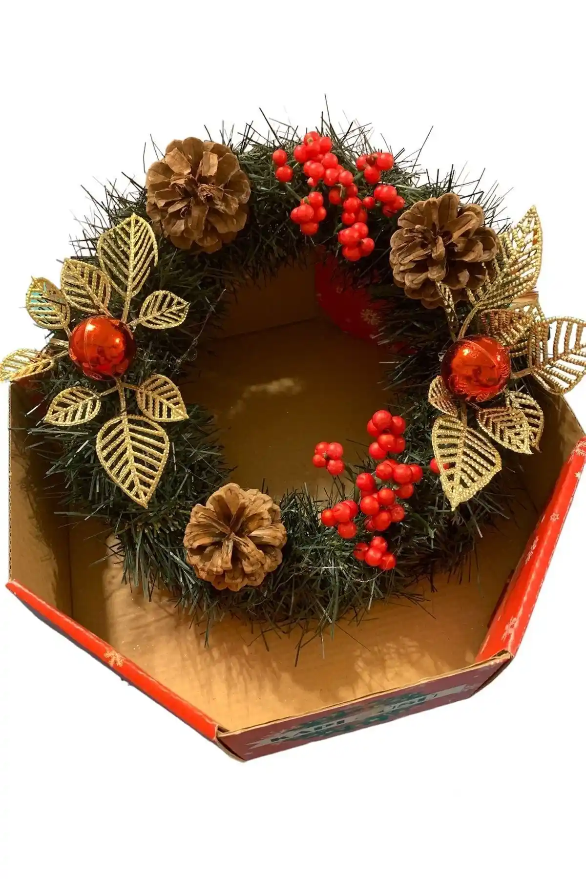 Yılbaşı Kapı Süsü: Yeşil Tasarımı ve Dayanıklılığıyla Ev Dekorasyonuna Şıklık Katar