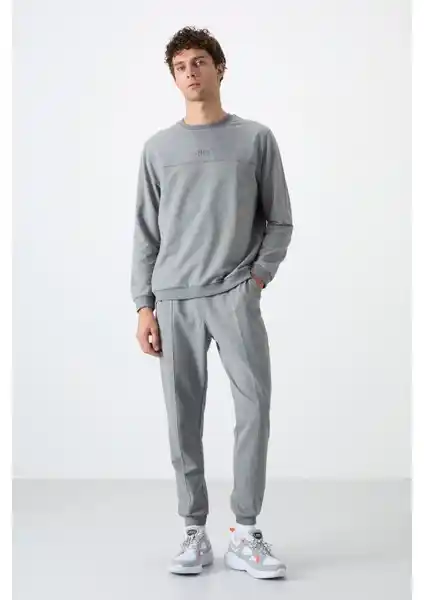 Air Jones Keith Gri Melanj Erkek Eşofman Takımı Modern ve Rahat Tasarımıyla Günlük Kullanım İçin Idealdir.
