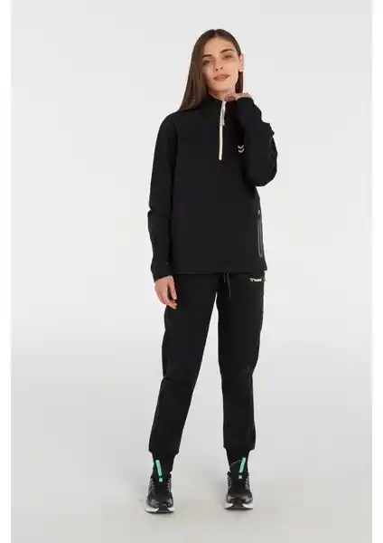 Hummel Hmlfuyu Kadın Siyah Eşofman Altı: Şıklık ve Konforun Birleştiği Çok Yönlü Tasarım