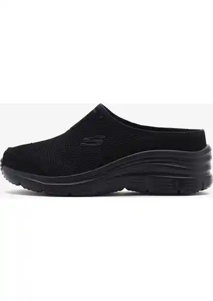 Skechers Fashion Fit Kadın Siyah Spor Ayakkabı: Şıklık ve Konforun Birleştiği Günlük Kullanım Modeli