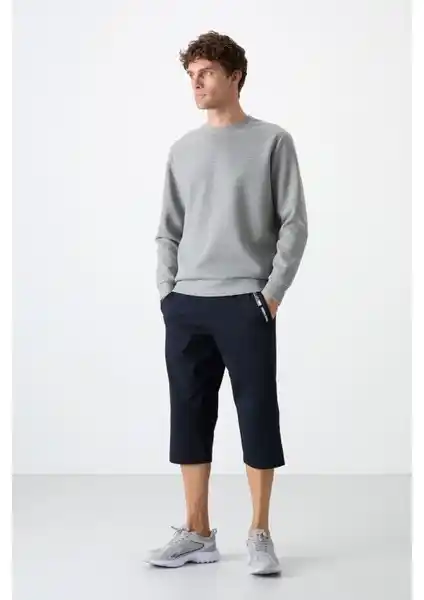 Tommy Life Lacivert Erkek Kapri: Şıklık ve Konfor Sunan Modern Tasarım