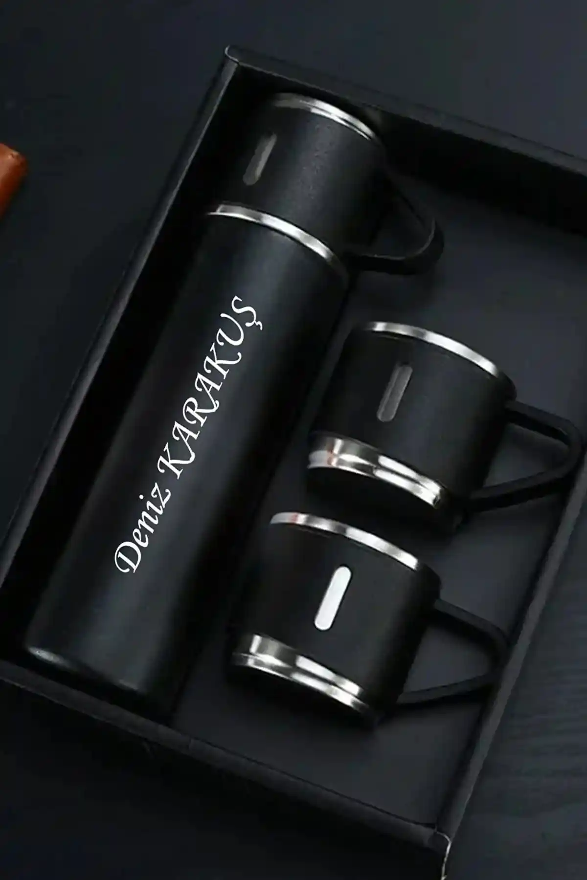 GiralStore Kişiye Özel Paslanmaz Çelik Termos: Şık ve Dayanıklı Tasarım ile Uzun Süre Sıcaklık Koruma