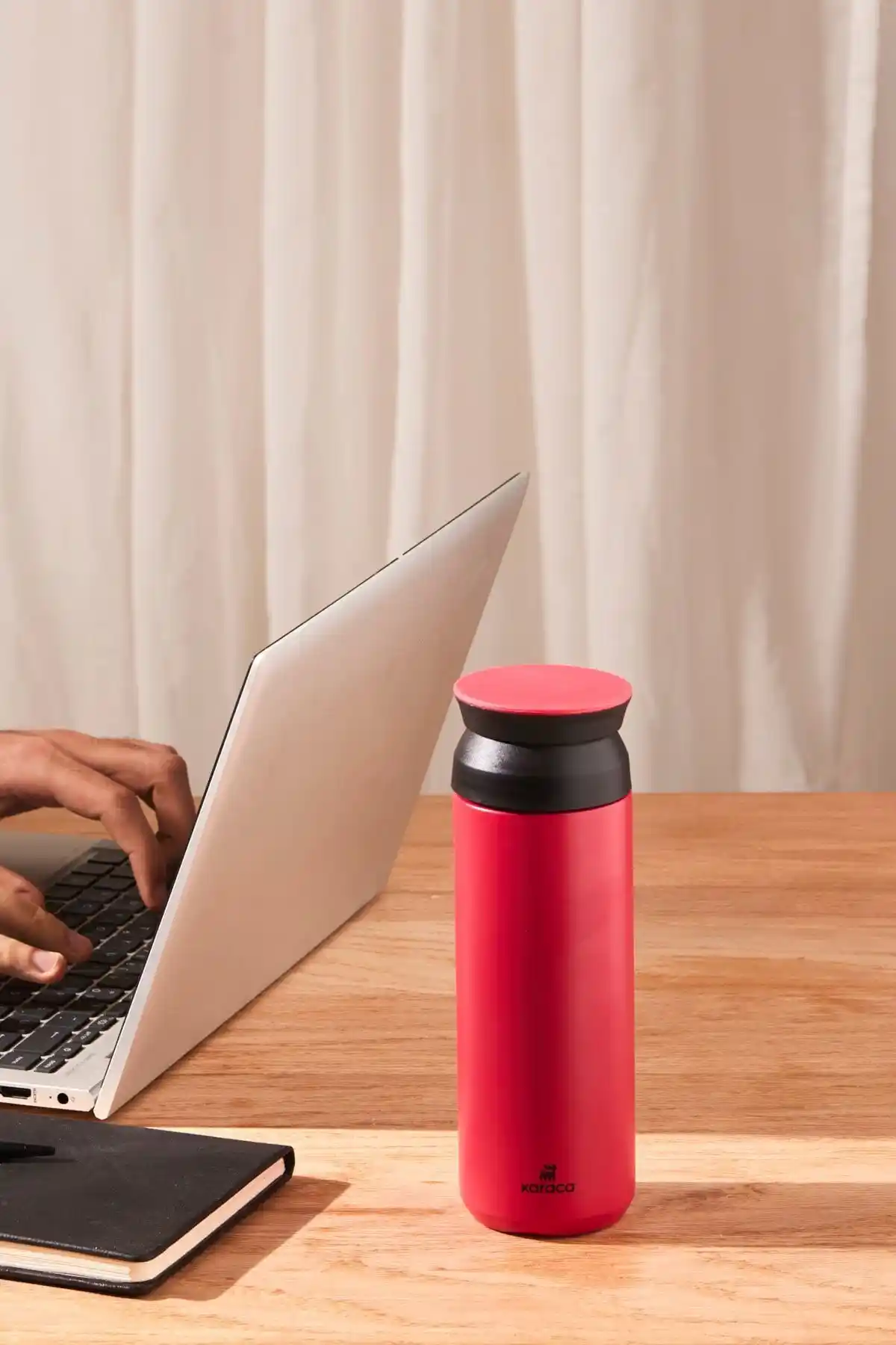 Karaca Rainbow Red Paslanmaz Çelik Termos 500 ml ile Günlük İçecekleriniz Taze Kalır