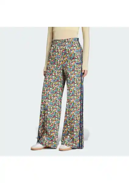 adidas Originals x Liberty London Geniş Paçalı Pantolon İncelemesi ve Stil Önerileri