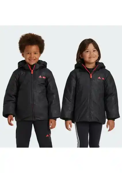 Adidas Star Wars Çocuk Montu Sürdürülebilirlik ve Dayanıklılık Sunar