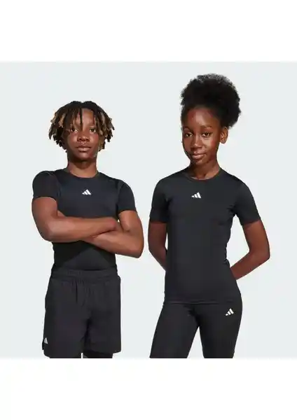 Adidas TECHFIT Tișörtü Performans ve Sürdürülebilirlik Odaklı Spor Giyim Ürünü