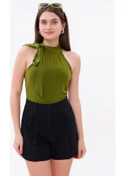 Fundachoosesxgenius Kadın Pileli Şort Modern Tasarımı ve Çok Yönlü Kullanım İmkanlarıyla