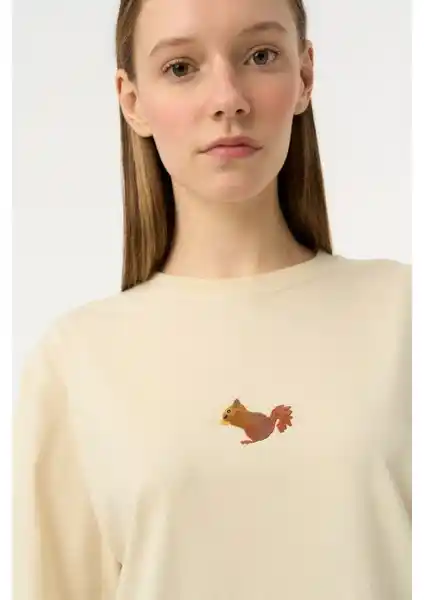 WWF Market Sincap Soft Supreme Parşömen Bej Tişört Rahat ve Şık Günlük Giyim Seçeneği