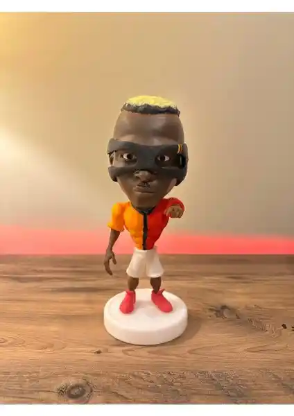 Vertex Design Osimhen 3D Futbolcu Biblo Figürü - Koleksiyon ve Dekorasyon İçin Şık Parça