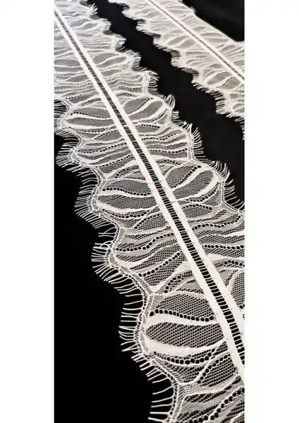 Altay Aksesuar Beyaz Leopar Desen Sakallı Dantel Şıklık ve Zarafet Sunan Moda Aksesuarı