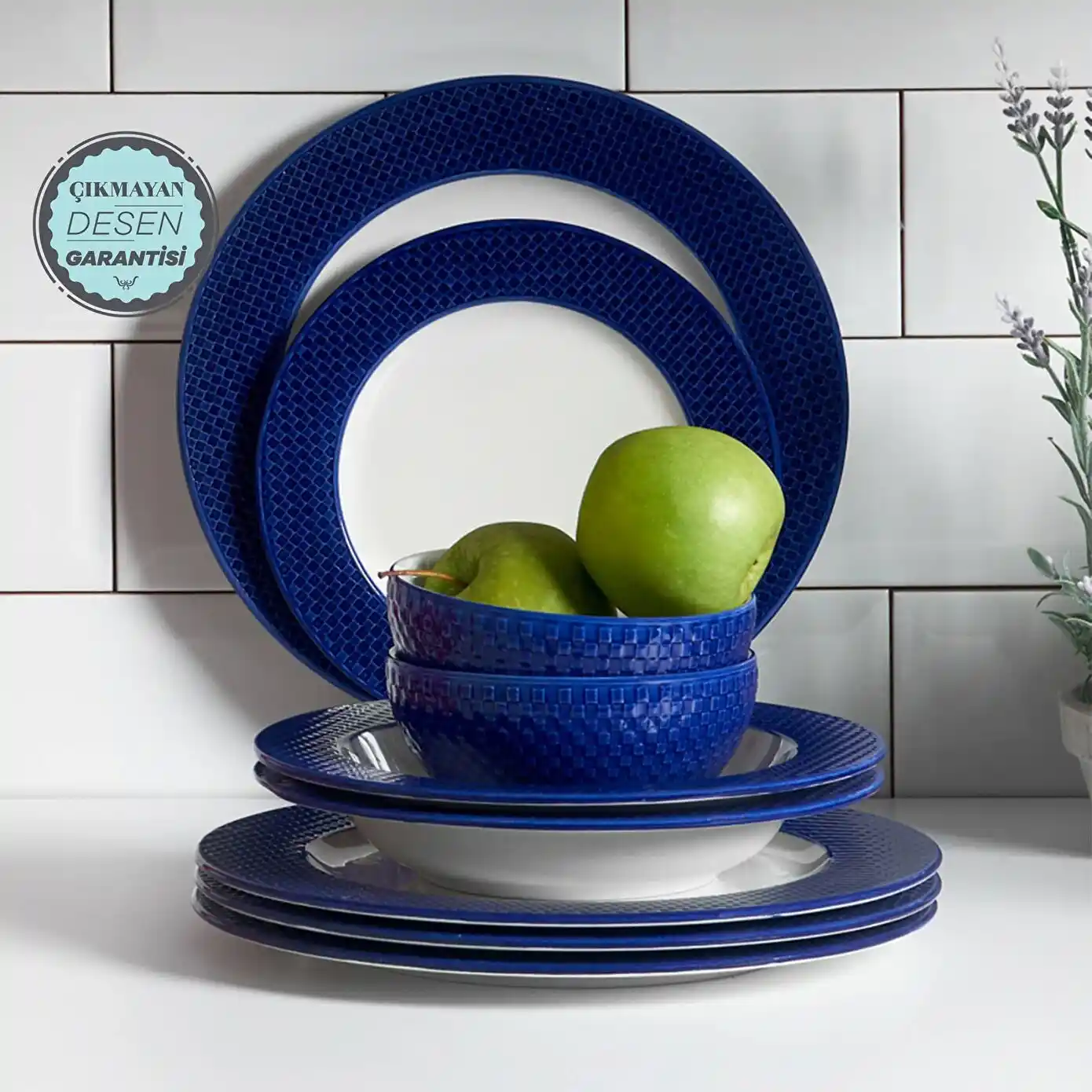 Karaca Mavi Yemek Takımı: Ev Dekorasyonunda Estetik ve Fonksiyonel Seçenekler