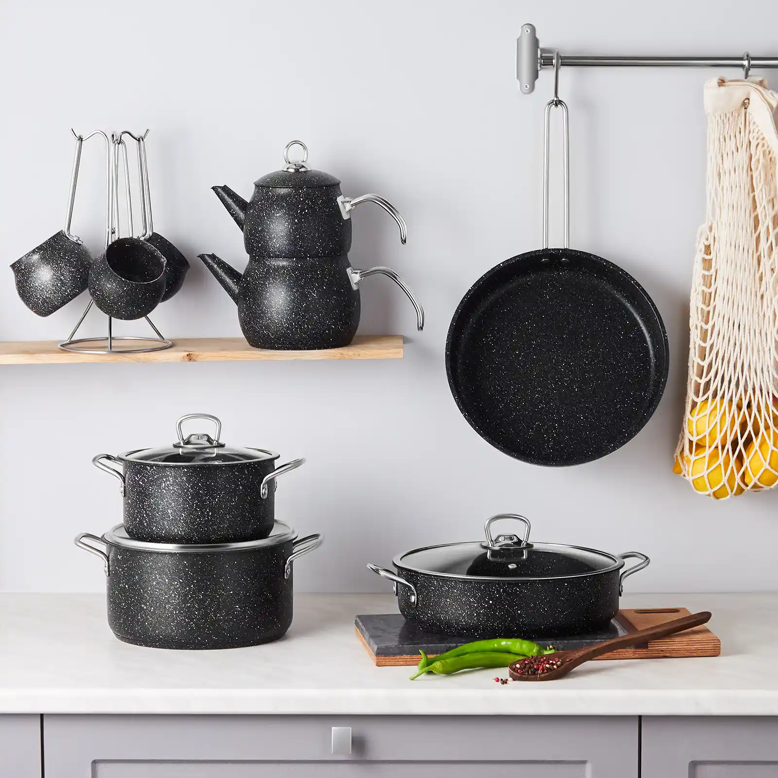 Karaca Steel Plus Çeyiz Seti: Dayanıklılık ve Özellikler Üzerine Güncel Değerlendirme