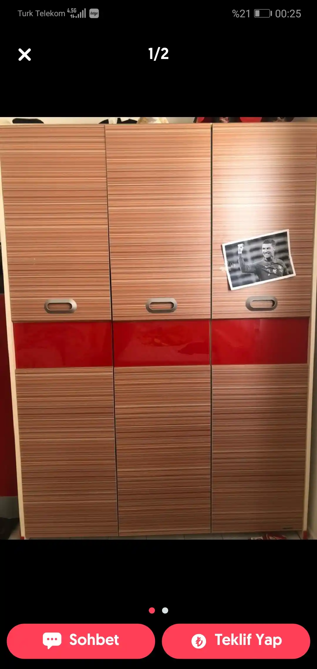 Kitaplık ve Gardrop Birleşimi: Fonksiyonel ve Alan Tasarruflu Mobilya Çözümleri