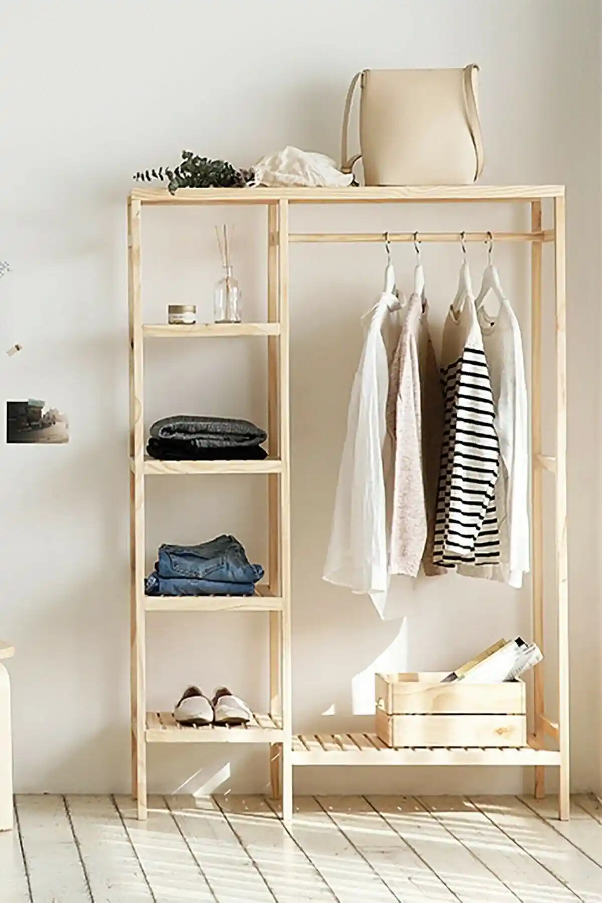 Ahşap Ayaklı Askılı Dolap Karşılaştırması: BRK Design ve Kişisel Tasarımlar