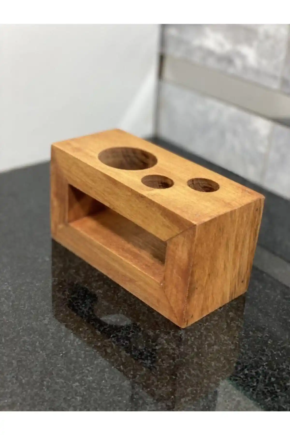 Ahşap Diş Fırçası ve Macunu Standı: Doğal ve Şık Banyo Dekorasyonu İçin Uygun