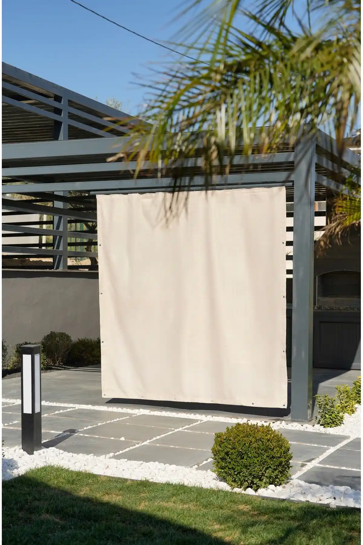 ALTINPAMUK ve morpi Balkon Perdeleri Karşılaştırması: Özellikler ve Kullanıcı Yorumları