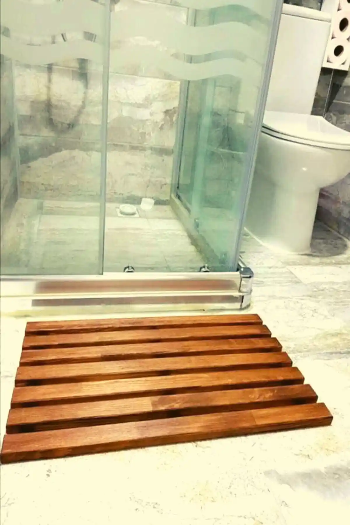 Alyones Ahşap Banyo Paspası: Doğal ve Estetik Tasarım ile Güvenli Kullanım