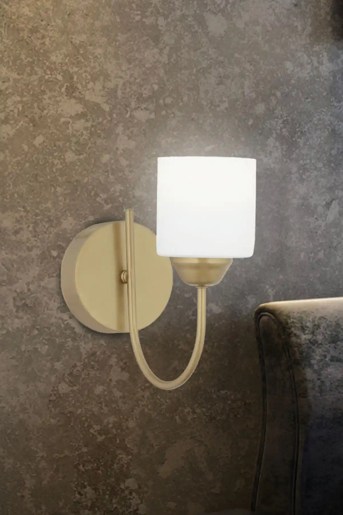 Apliqa Esila Eskitme Boyalı Duvar Lambası Modern ve Şık İç Mekan Dekorasyonu İçin