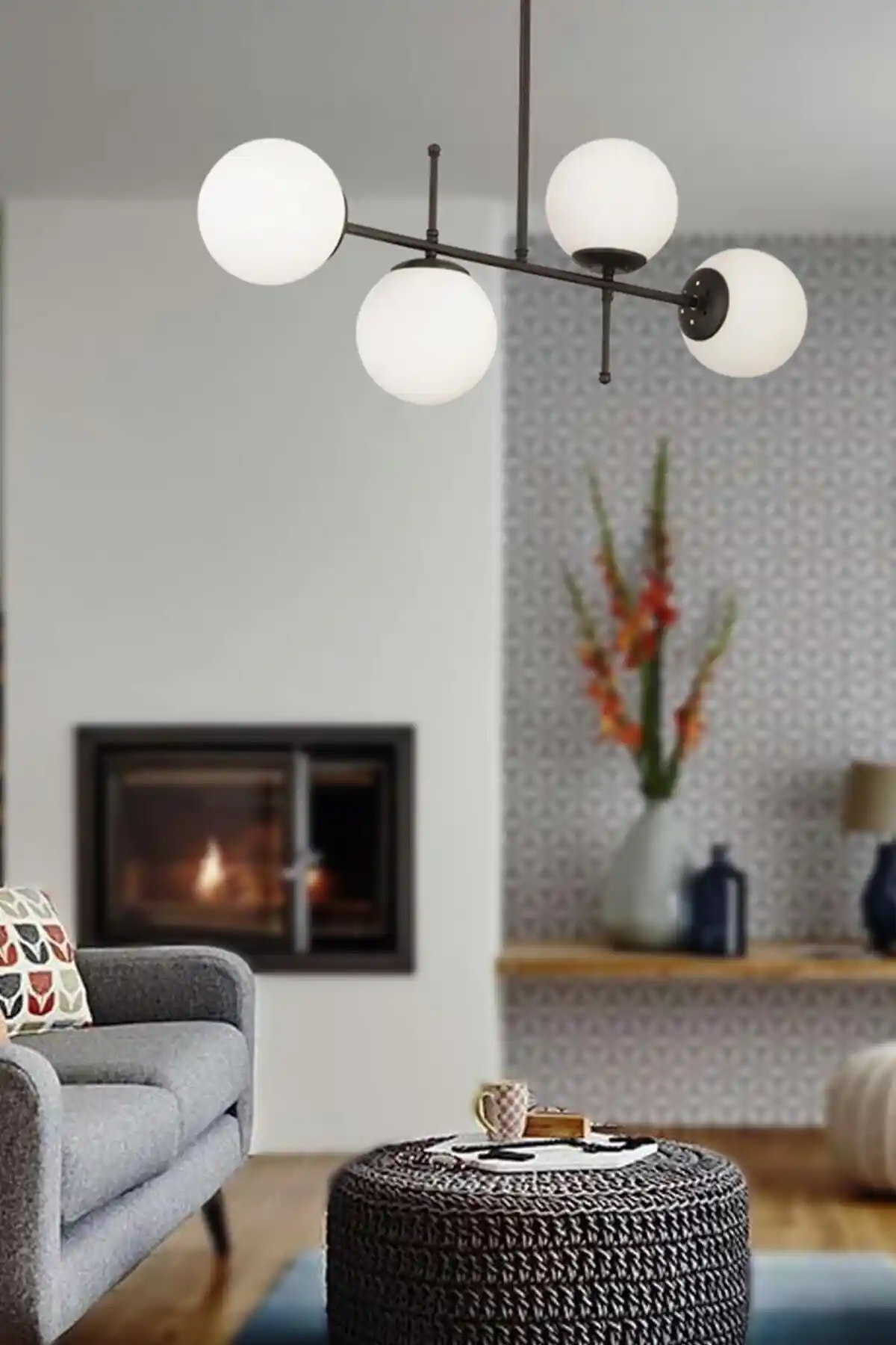 Apliqa Günay 4'lü Siyah Modern Avize: Şık ve Fonksiyonel Aydınlatma Çözümü