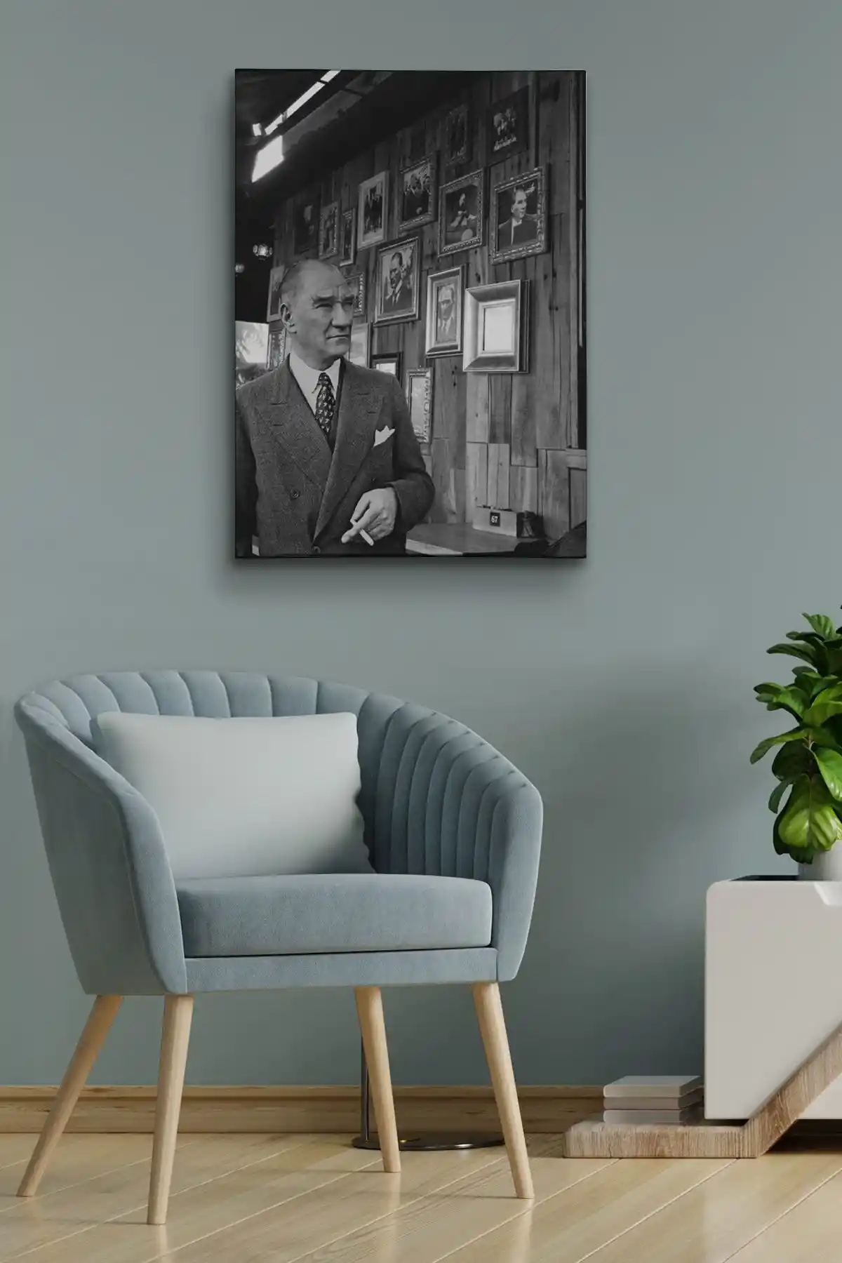 Atatürk Kanvas Tablo ve Siyah Beyaz Portresi Karşılaştırması Ev Dekorasyonu İçin