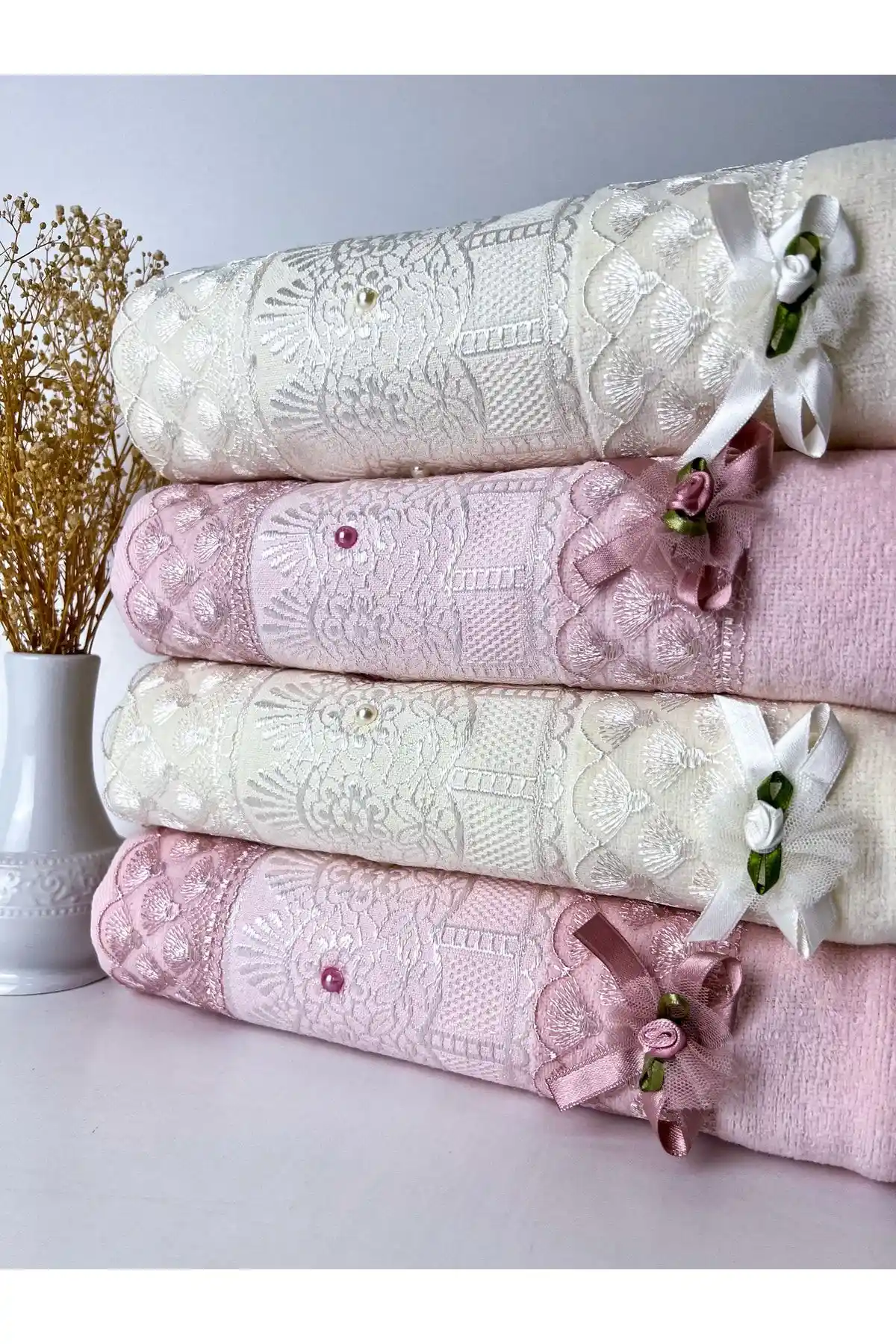 AyhanHome 4'lü %100 Pamuklu Kadife Dantelli Pembe Havlu Seti Çeyizlik ve Günlük Kullanım İçin
