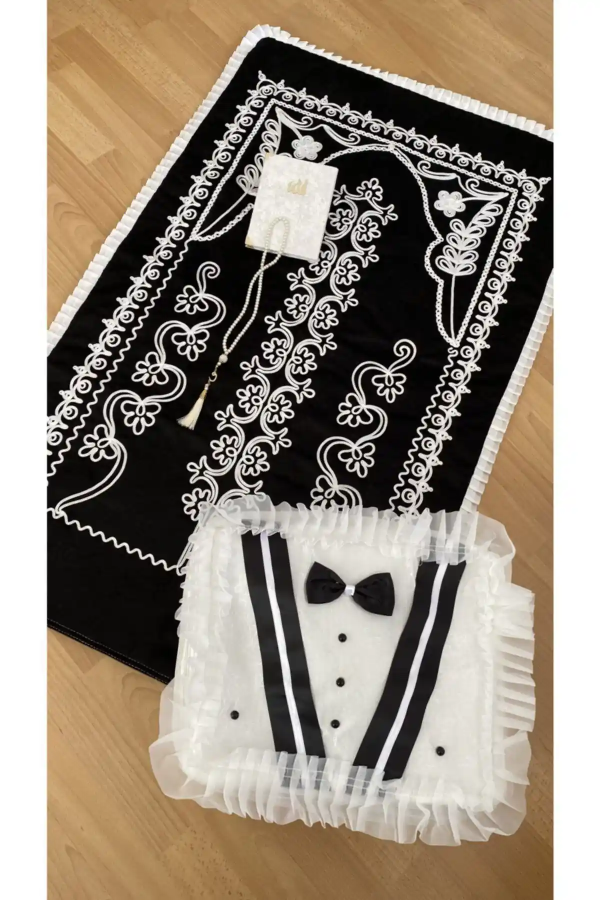 AYHANHOME Damat Figürlü Kadife Seccade ve Bohça Seti Modern ve Şık Tasarım