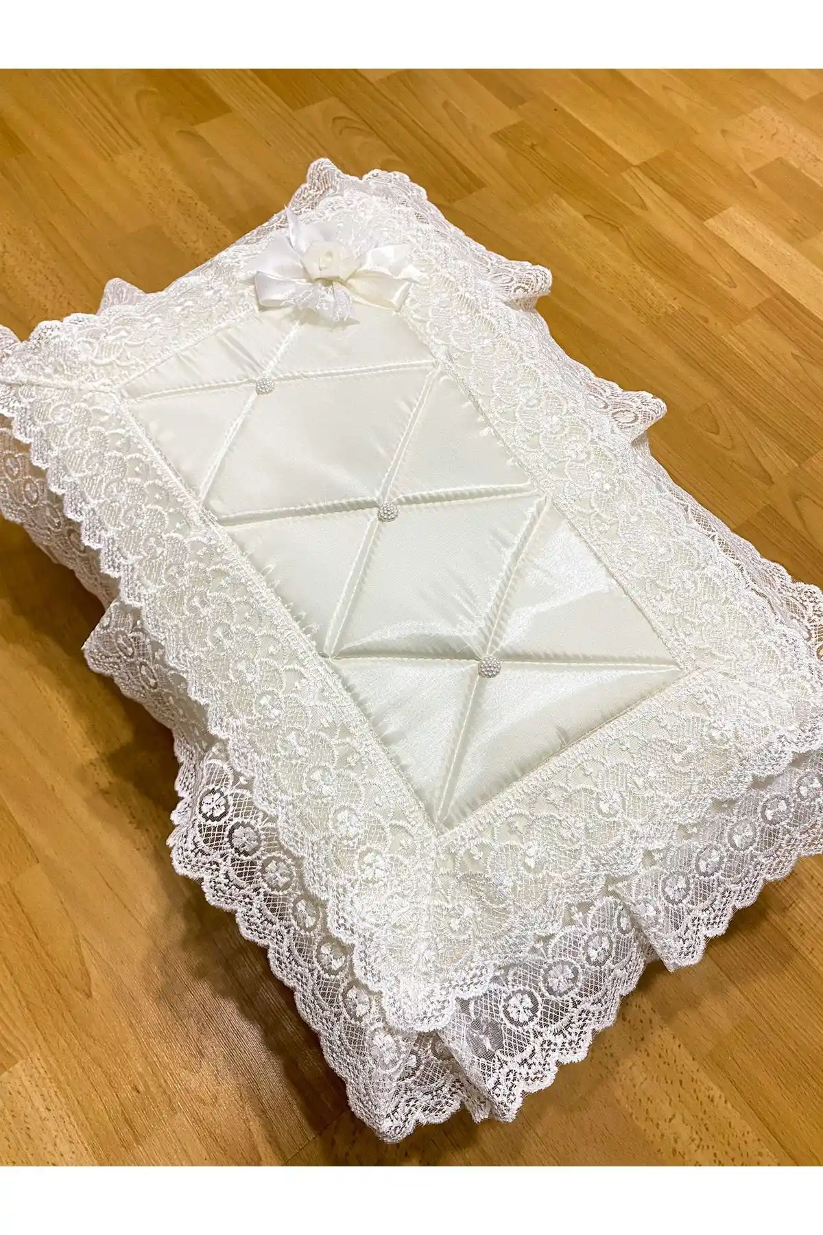 AYHANHOME Fransız Güpürlü Gelin Bohçası Zarif ve Dayanıklı Tasarım Özellikleri