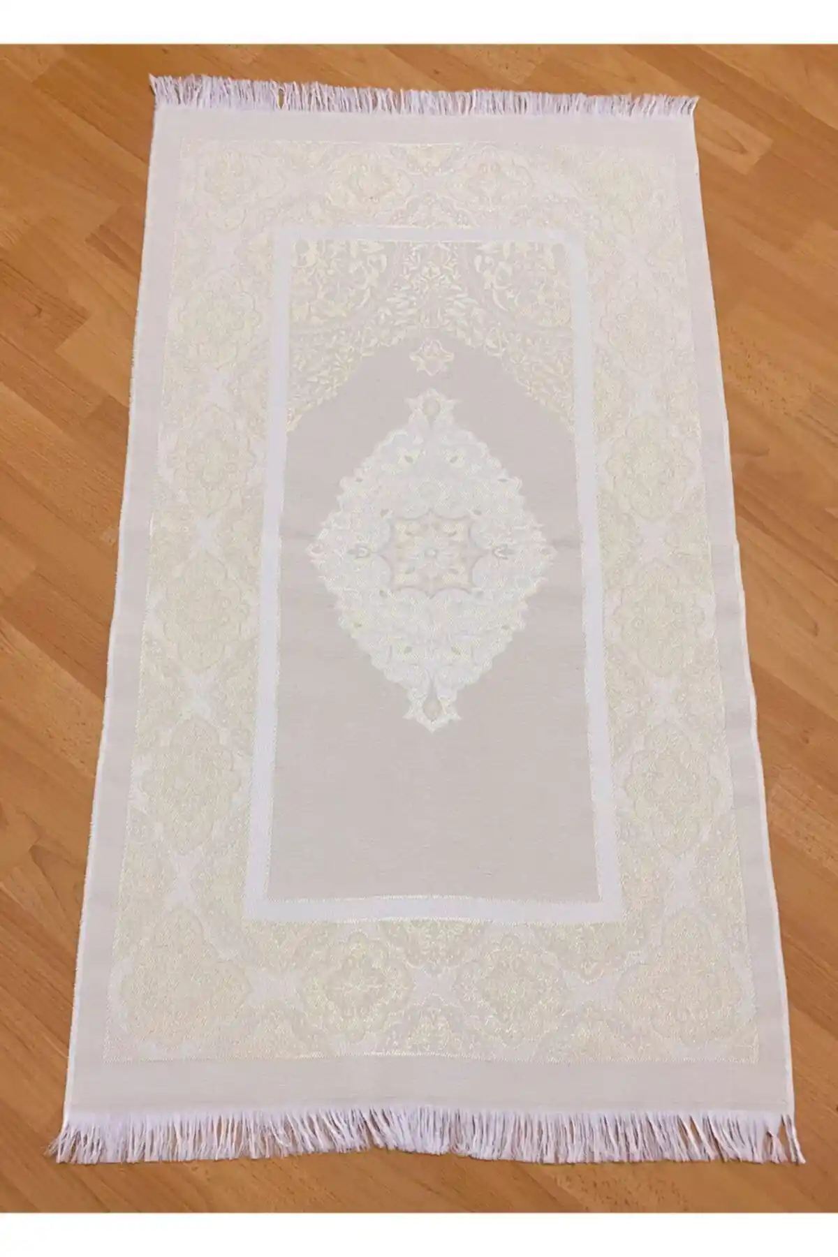 AYHANHOME Gold Seccade: Şık ve Dayanıklı Dini İbadet Aksesuarı 70x110 cm