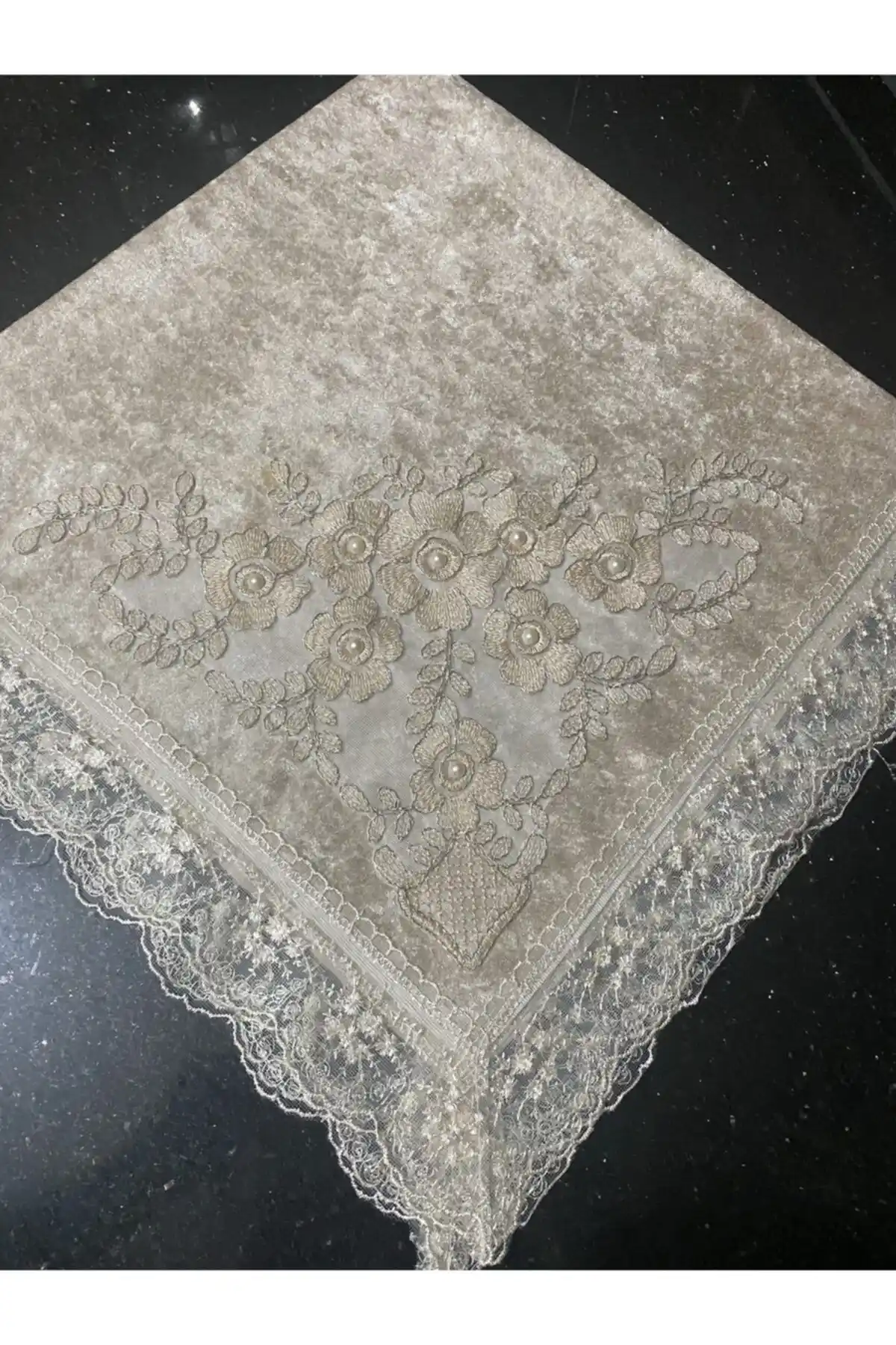 AYHANHOME Kadife Fransız Güpürlü Dantel İnci İşlemeli Çeyizlik Bohça 100x100 cm