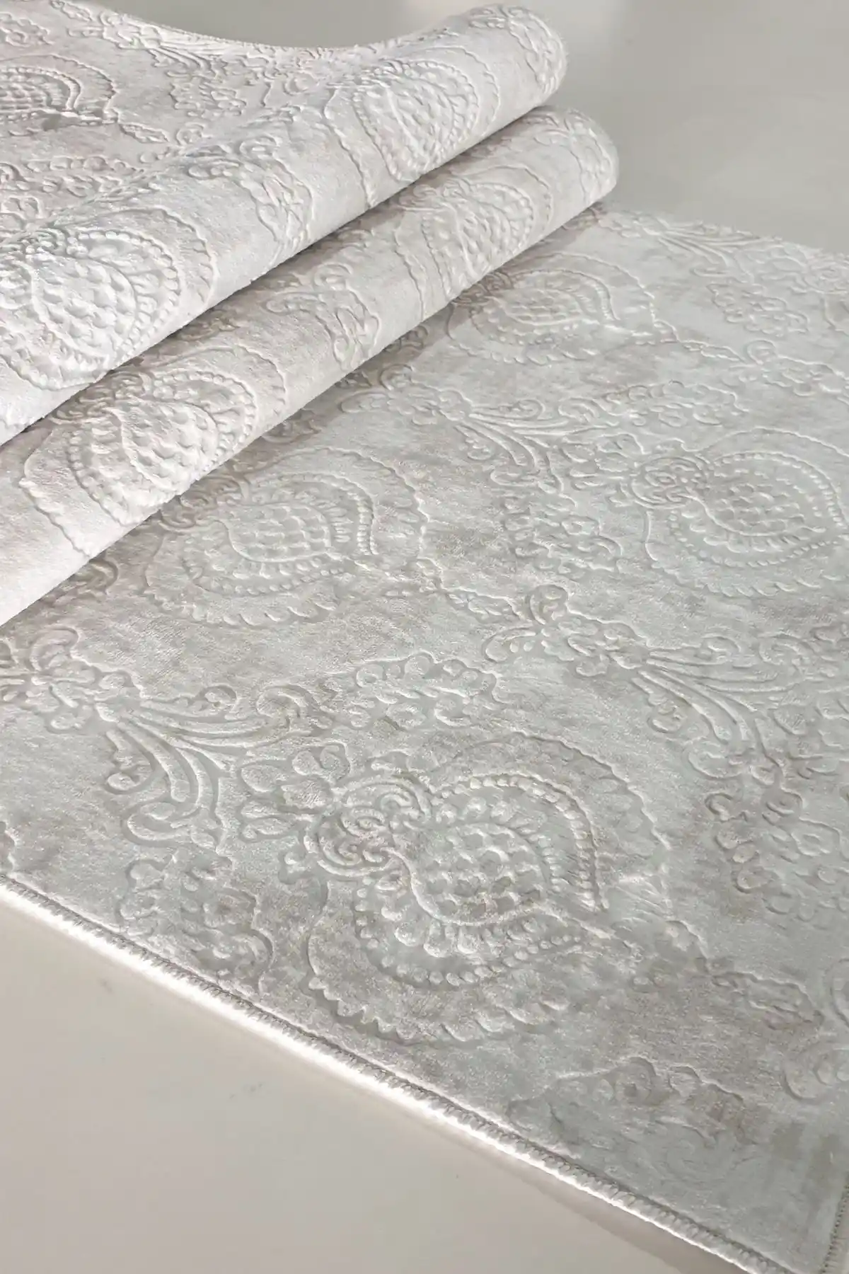 Babil Home Kaymaz Tabanlı Halı Yollukları Karşılaştırması ve Özellikleri